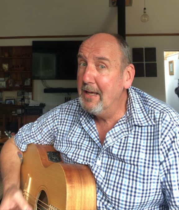 Entertainer Paul Weaver