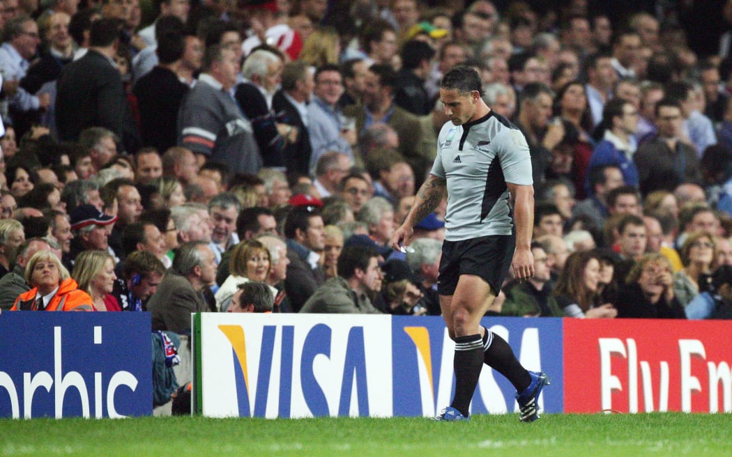 Luke McAlister heads to the sideline after being yellow-carded in the All Blacks loss to France at the 2007 World Cup in Cardiff, quarter final match, Millennium Stadium Saturday 6 October 2007. France won the match 20-18. Photo: Andrew Cornaga/PHOTOSPORT
