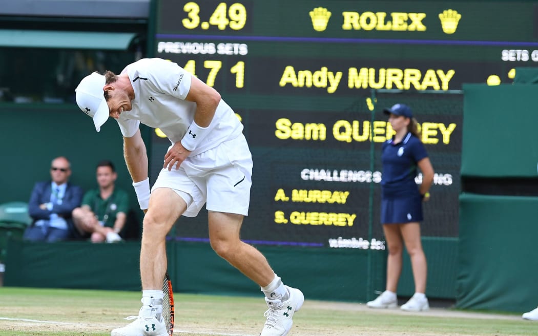 Andy Murray struggles at Wimbledon