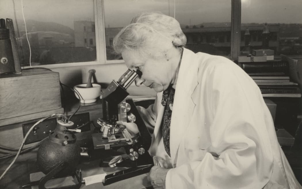 Dr Muriel Bell