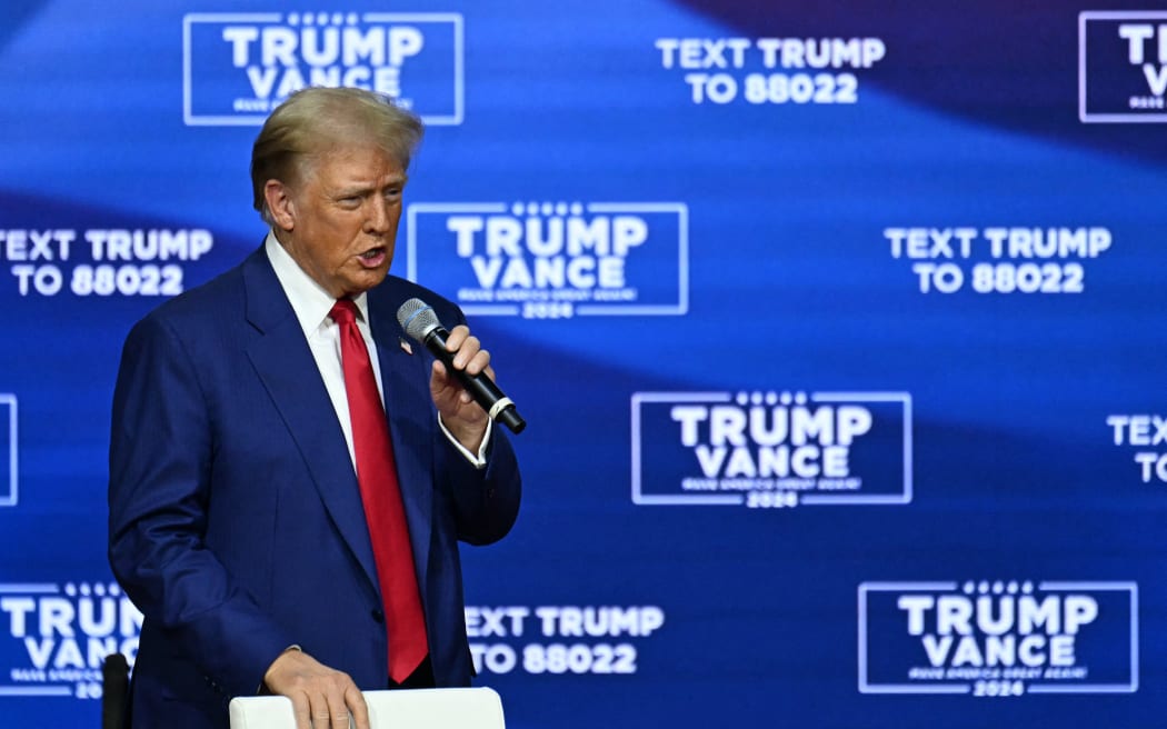 Harris mocks Trump after rally turns into bizarre danceathon RNZ News