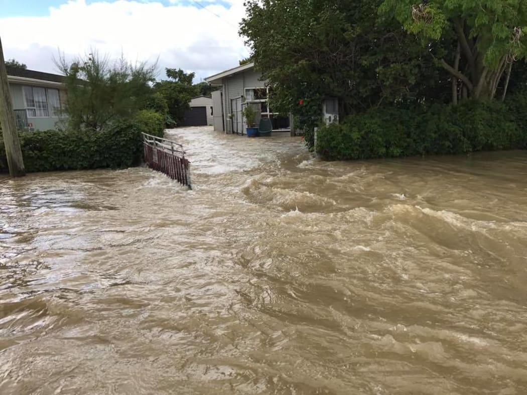 Floodwaters surge through Edgecumbe