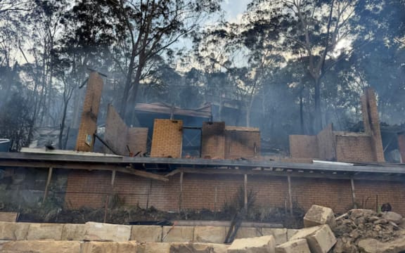 The fire at Koolewong in the Central Coast "moved very, very quickly into properties"
