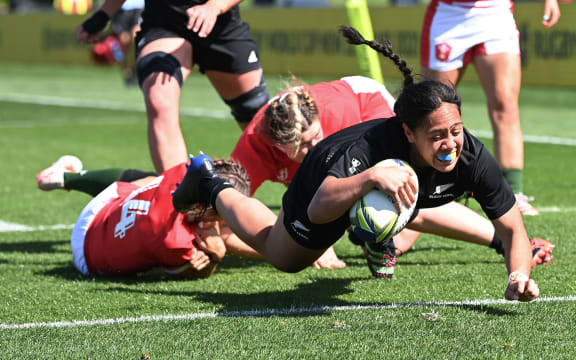 Black Fern Sylvia Brunt scores a try.