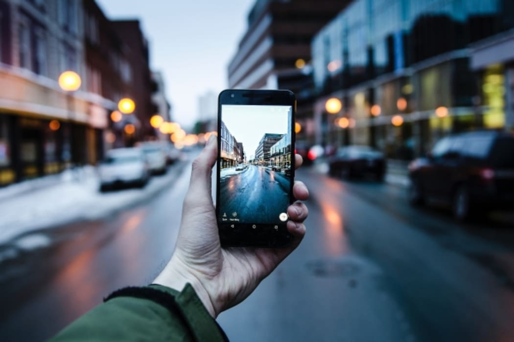 Scrolling while strolling?