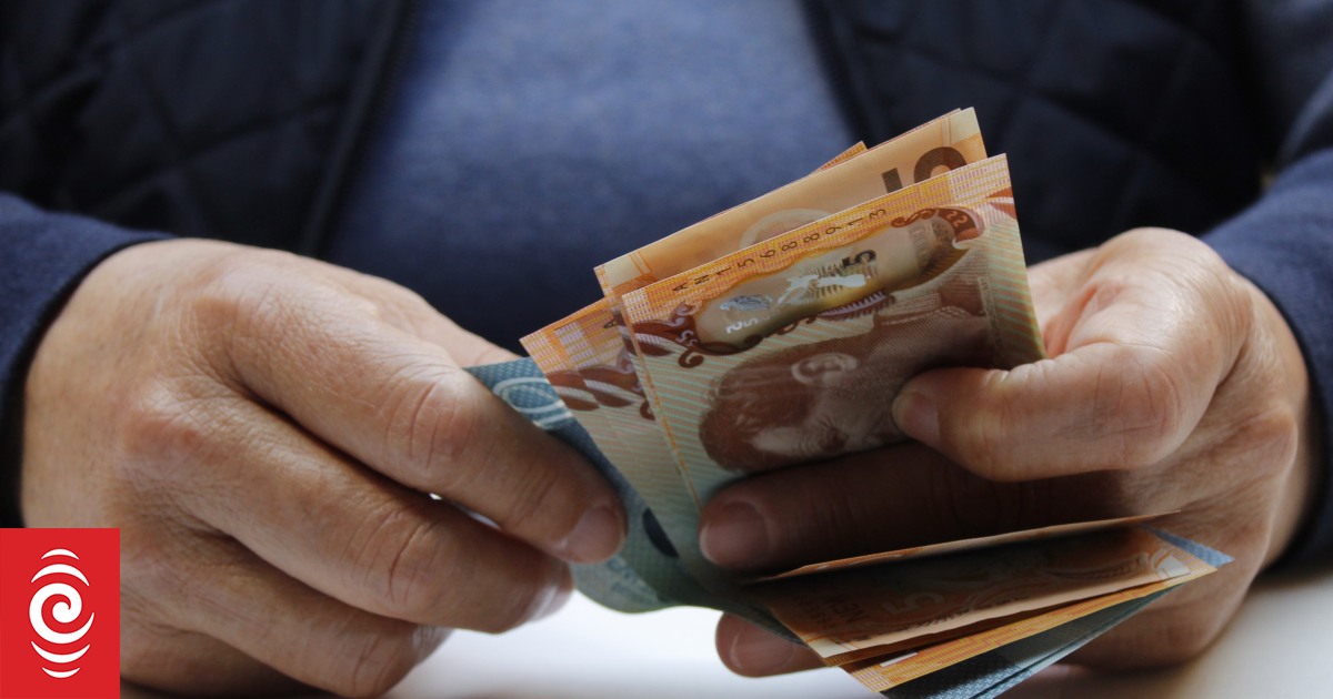 Economy not expected to improve until mid-2025 - Infometrics | RNZ News