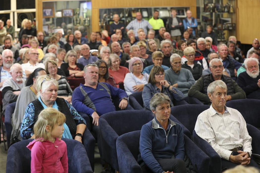 It was a busy community meeting at Springfield Golf Club on Monday night