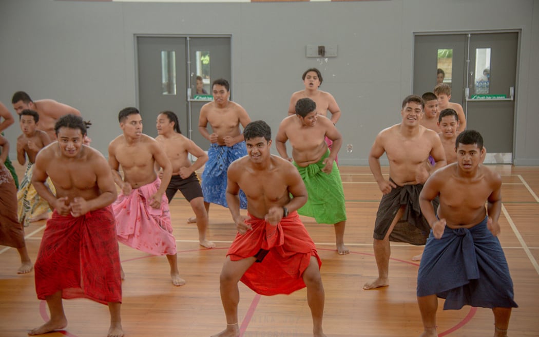 St Paul's Samoan Group practice their Fa'ataupati for Polyfest 2018.