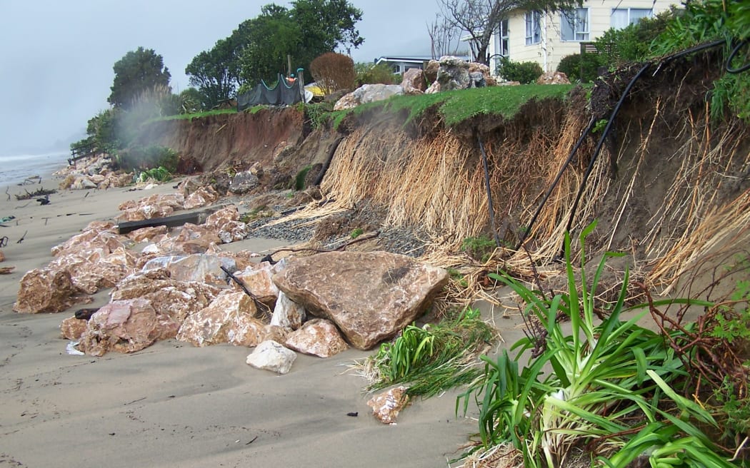 Coastal erosion at Pakawau.