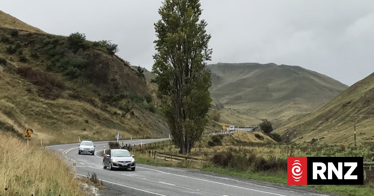 Urgent work to clear slip on SH1 through Weld Pass in Marlborough