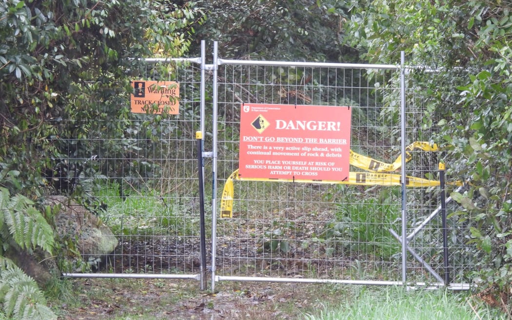 The barricaded entrance to the Charming Creek Walkway at Ngākawau