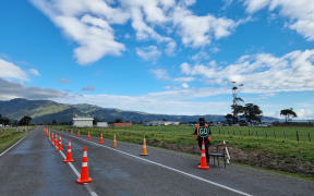 A hapū-led checkpoint at Te Araroa has been set up despite local and national authorities saying it was not necessary under alert level 4.