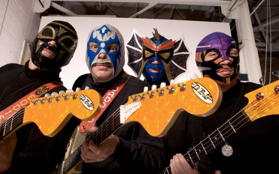 Los Straitjackets