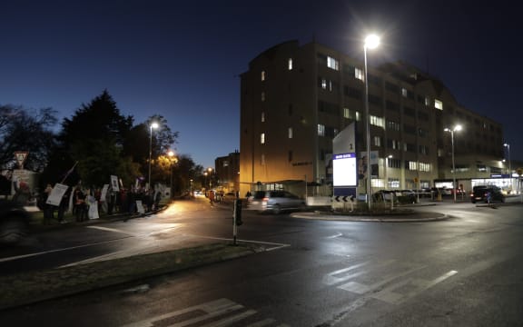 Nurses protesting outside Middlemore Hospital.