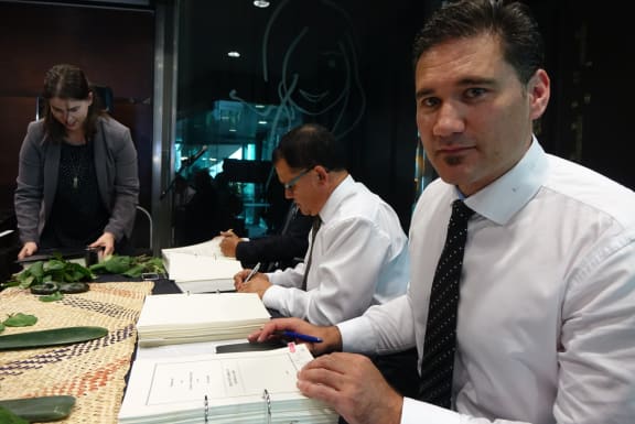 Apology to Taranaki iwi by the Crown | A Gallery from News | RNZ