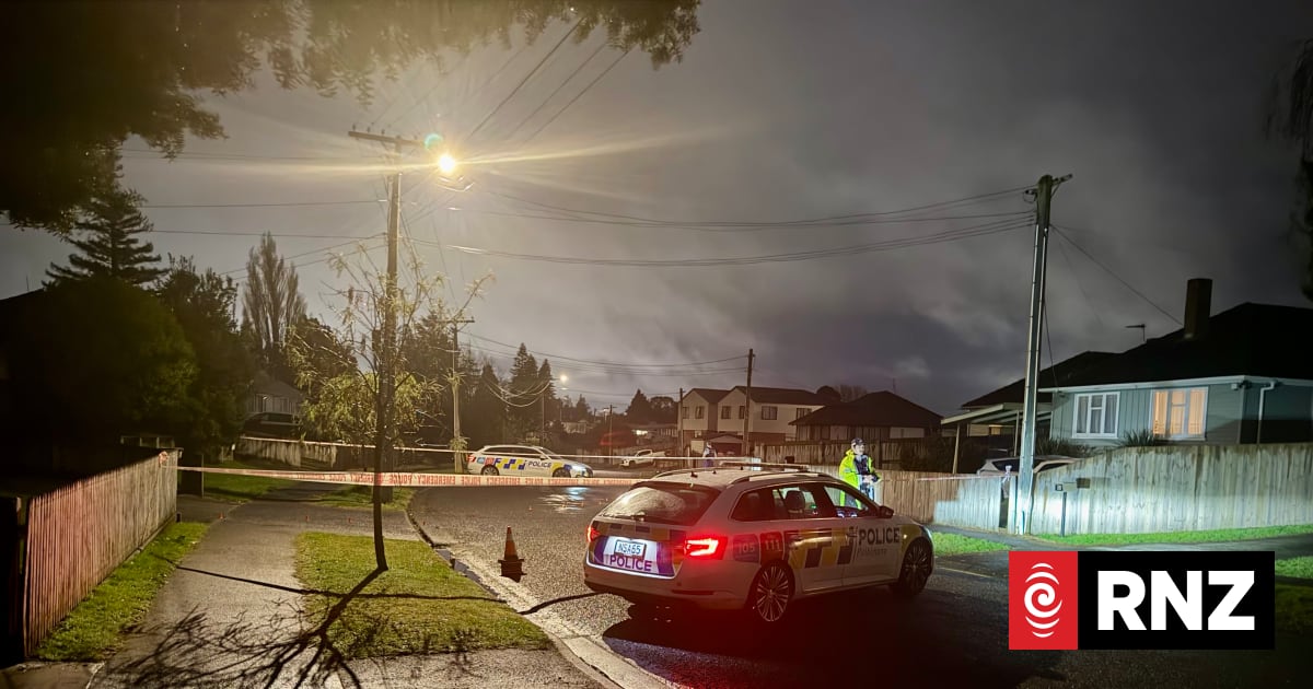 Hamilton knife attack puts four people in hospital