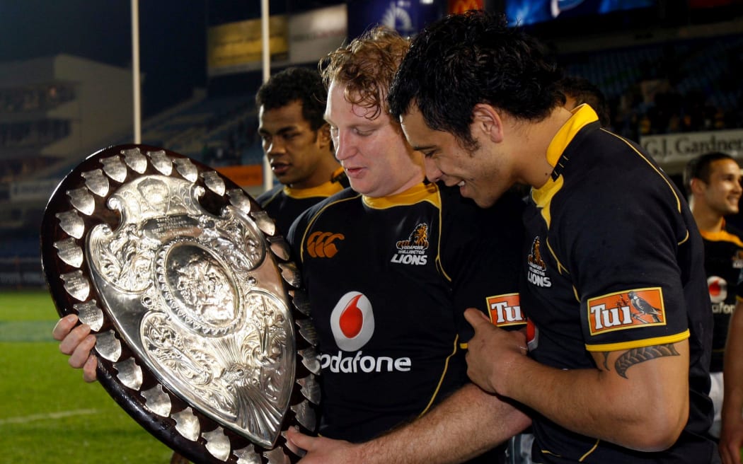 Wellington's Thomas Waldrom and Tu Umaga-Marshall with the Ranfurly Shield, 2008.