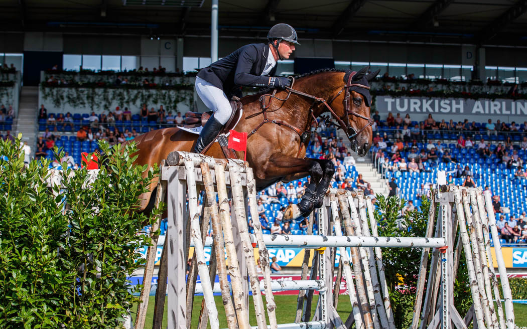 Jesse Campbell rides Cleveland at 2019 Nations Cup.
