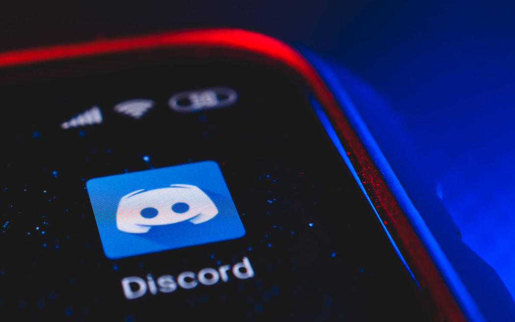 Discord app icon on a screen.