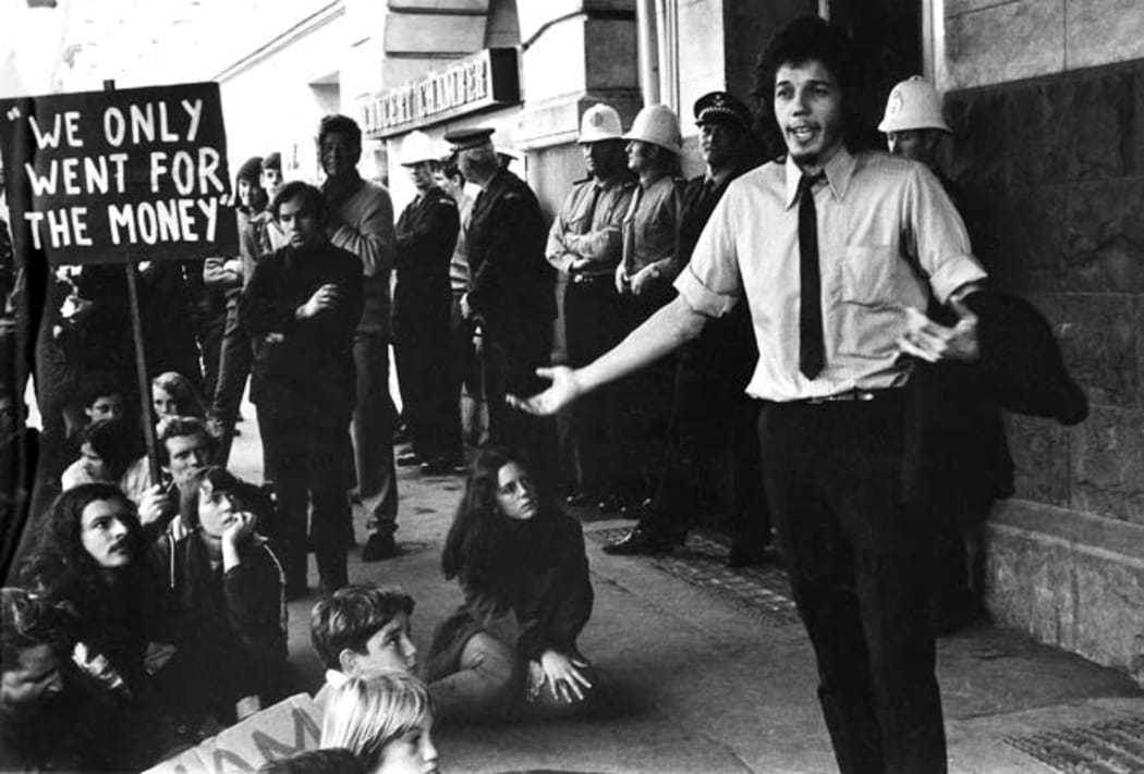 Tim Shadbolt with a group of protesters outside the Auckland Town Hall in 1973