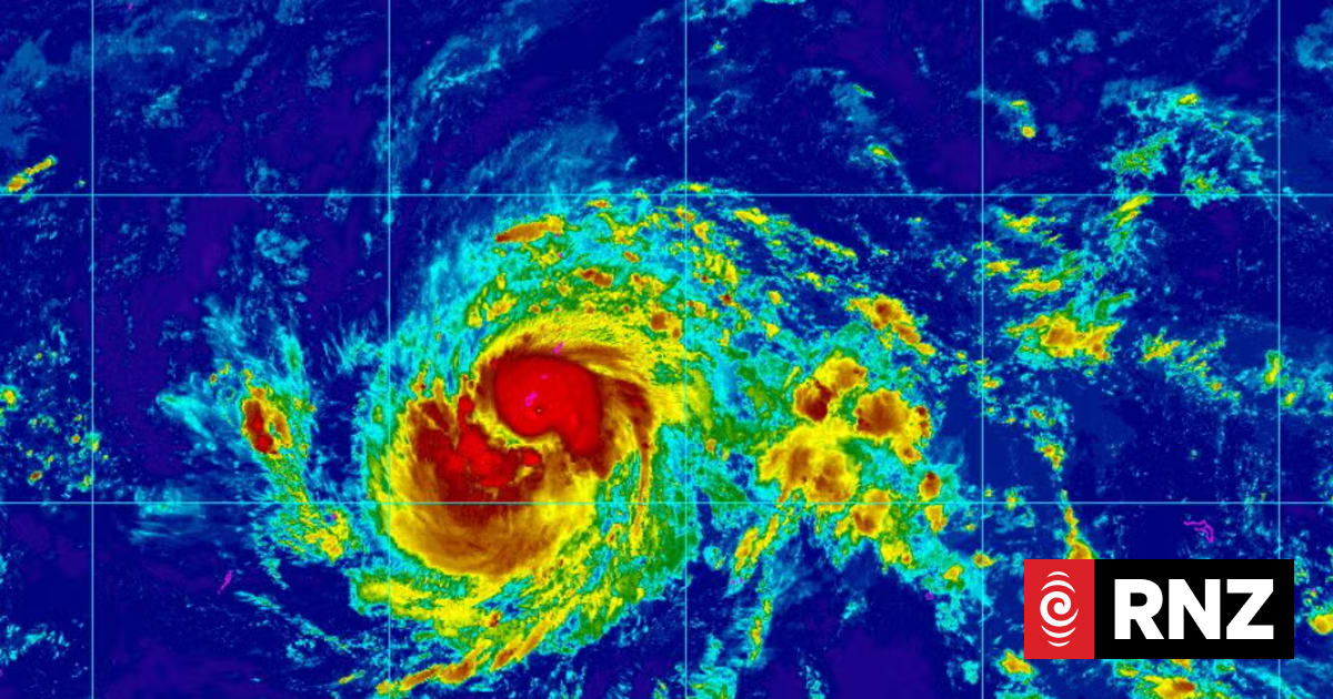Category 4 Typhoon Champi narrowly misses Guam