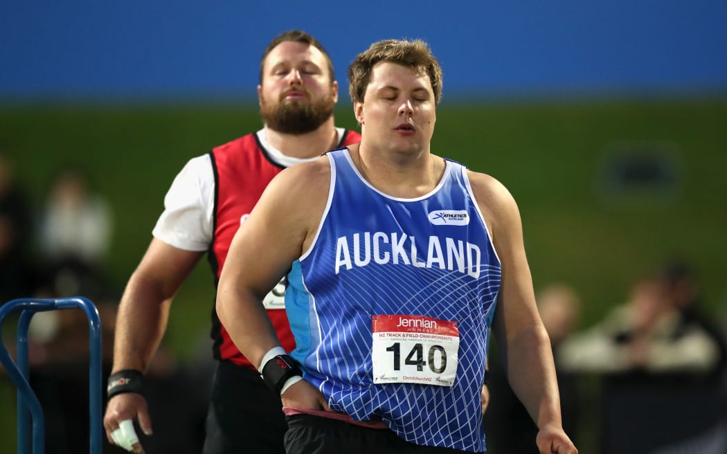 New Zealand shot putters Jacko Gill (R) and Tom Walsh.