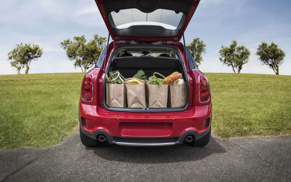 Campaign urging shoppers to remember to take their reusable bags to shop