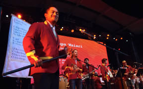 Rim D Paul & Aotearoa Nat Maori Choir-2013