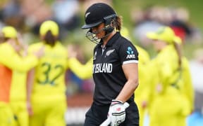Suzie Bates heads back to the dressing room in the ICC Women's Cricket World Cup 2022 against Australia in Wellington.