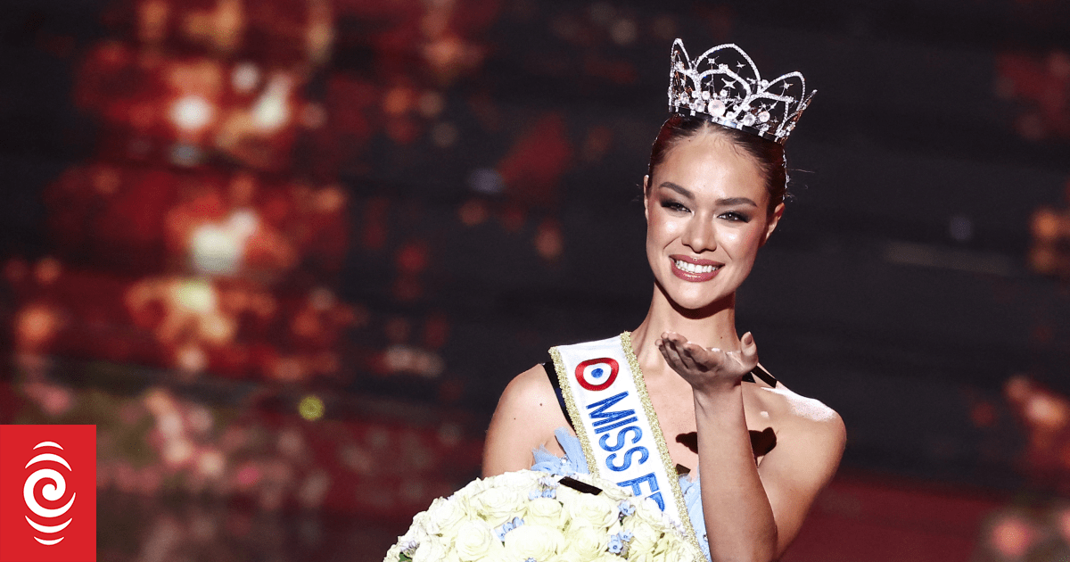 Top 2: Pacific dominates Miss France pageant