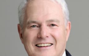 Mr Peter Walker