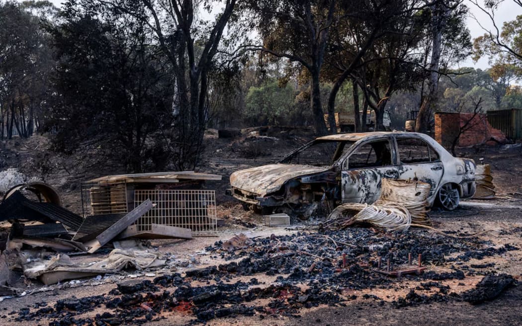 Several cars were destroyed in the bushfire in Harcourt. (ABC News: Danielle Bonica)