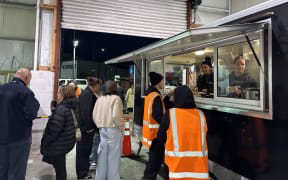 E Kai setting in the Porirua CBD up to serve a hot meal at its first session on Monday.