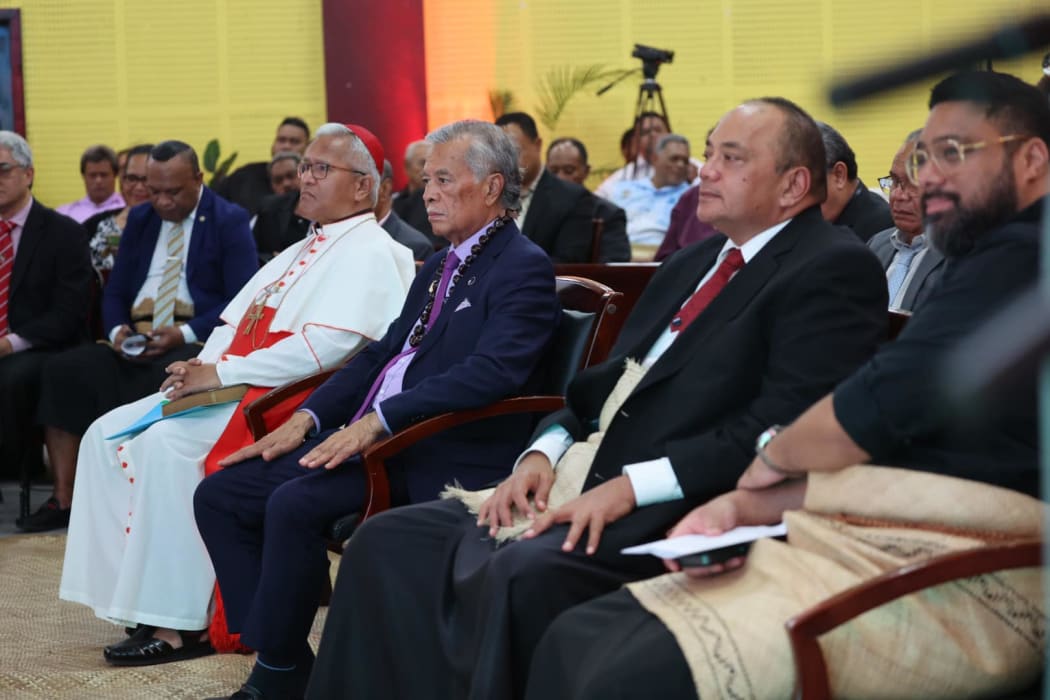 Tonga PM Hu'akavameiliku and PIF General Secretary Henry Puna oversee the unveiling of the theme for the 53rd Pacific Islands Forum Leaders Meeting