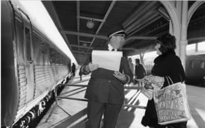 Passengers board the Silver Fern railcar at Wellington railway station in 1974