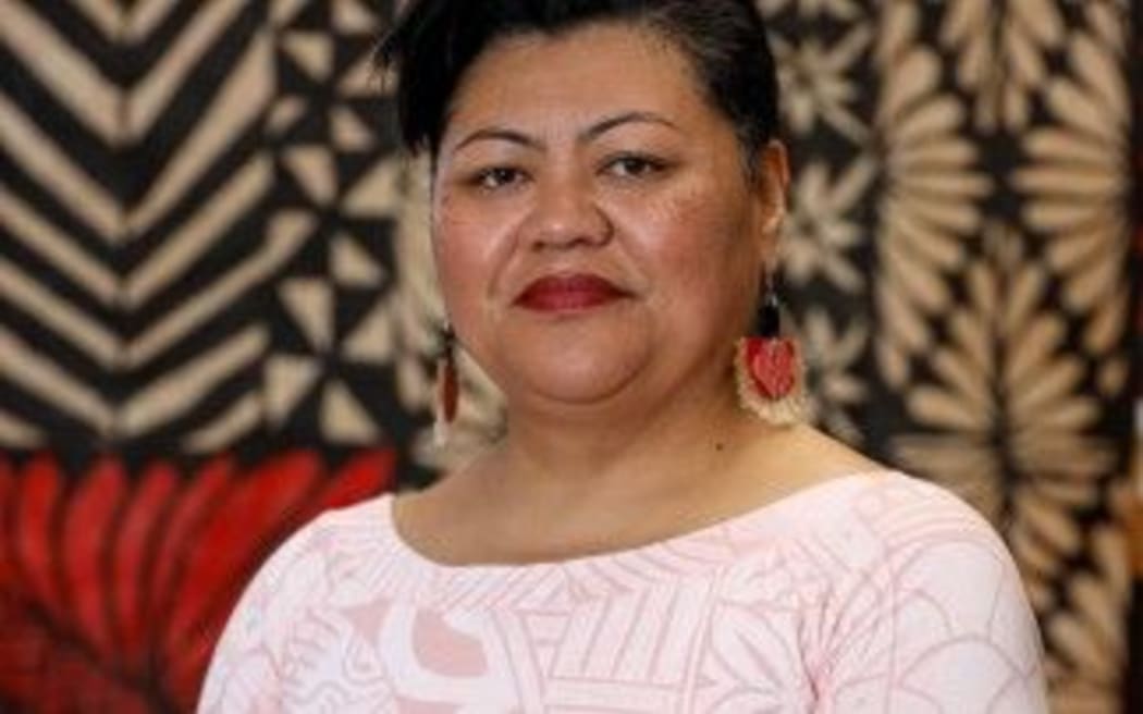 Leauanae Zeprina Fale is working with the street vendors around the Ōtara town centre to help get their licenses.
