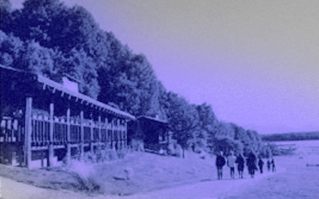 Image of followers at Takaro Lodge