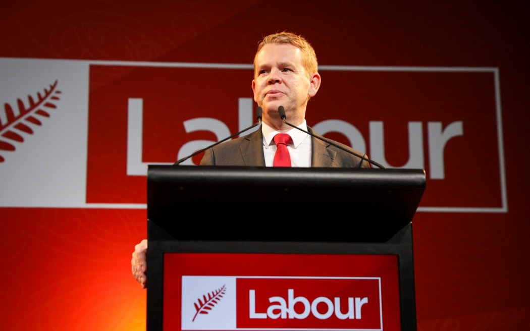 Chris Hipkins announces Labour cannot form a government based on election results tonight.