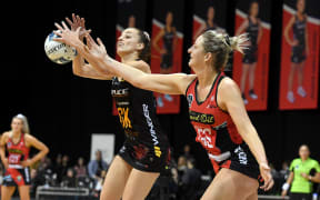 Georgia Tong and Ellie Bird, Magic v Tactix, ANZ Premiership Netball, 2 August 2020.