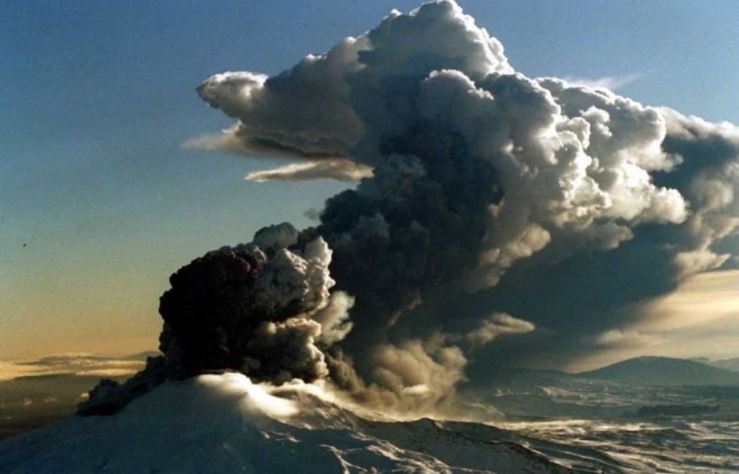 Mount Ruapehu on New Zealand's North Island erupted 17 June, sending a thick cloud of ash 10 kilometres into the atmosphere. Scientists have issued an alert level of three