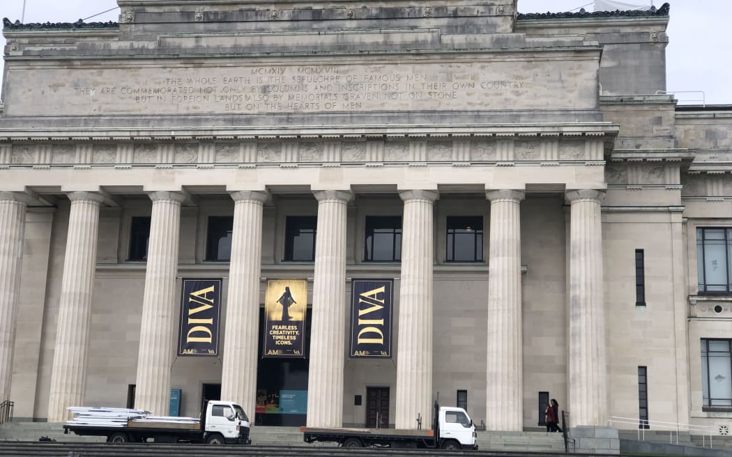 Outside the Auckland War Memorial Museum