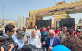 Former Irish President Mary Robinson and former New Zealand Prime Minister Helen Clark visiting the Rafah border crossing.
