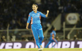Amelia Kerr in action for the Mumbai Indians.