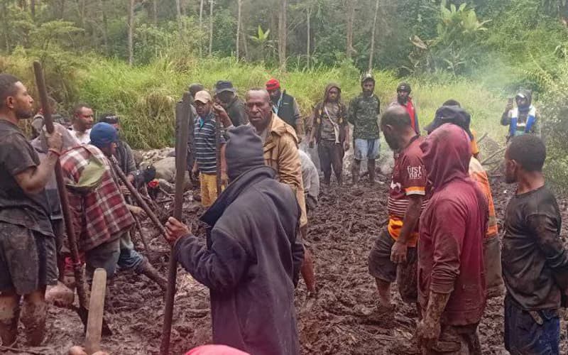 Rescuers scramble to recover bodies after landslide in Papua New Guinea ...