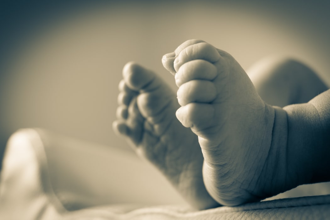 The study found a lower chance of problems when there was doctor-led care, rather than midwife-led care.