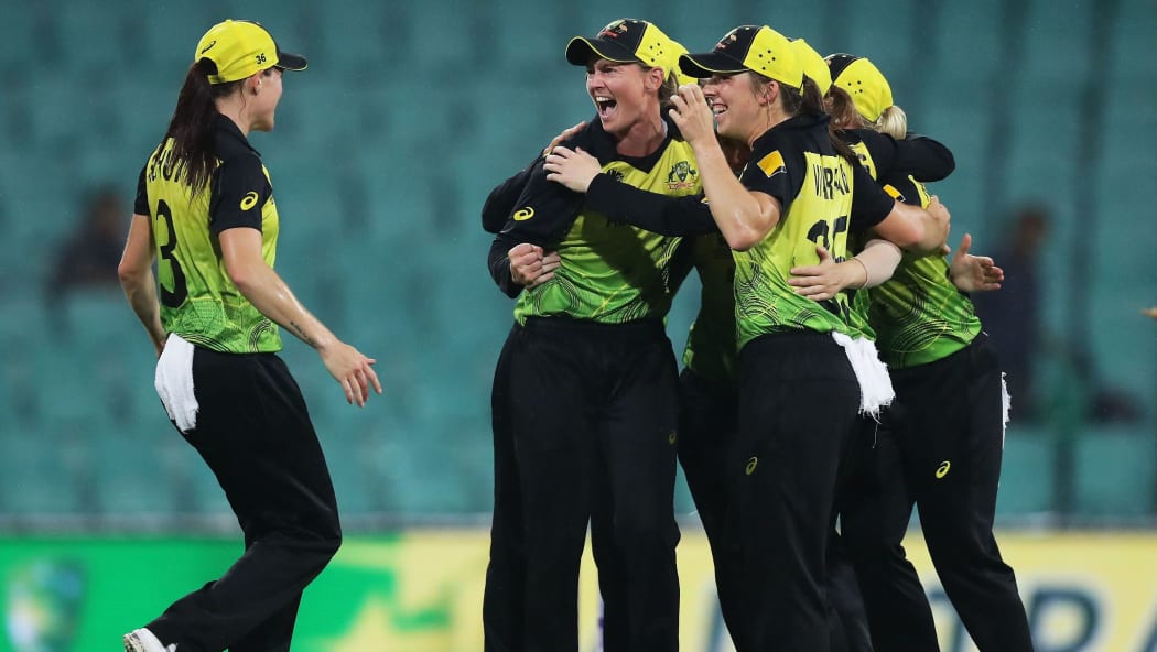 Australian captain Meg Lanning and team mates.