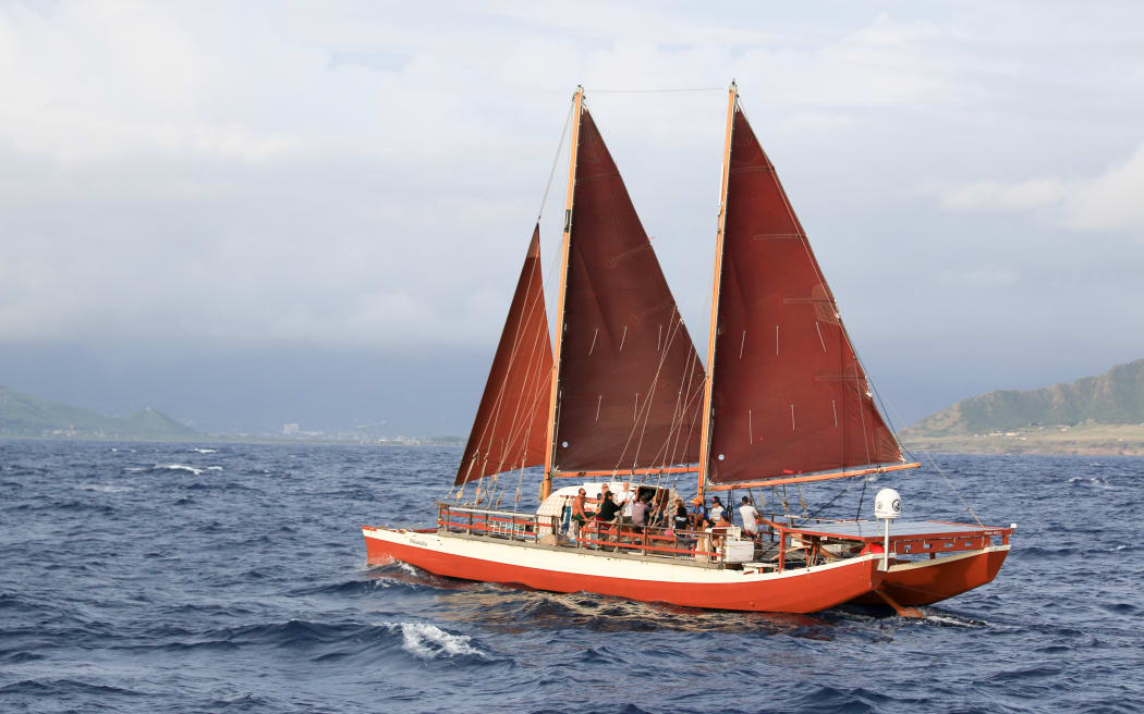Hikianalia embarks on another leg of its journey around the Pacific.