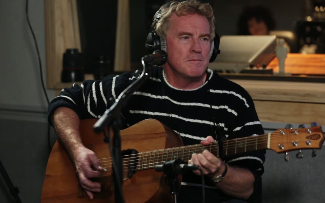 Don McGlashan performing at Radio New Zealand