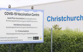 CHRISTCHURCH, NEW ZEALAND - 2022/02/23: A billboard is outside a vaccination center in Christchurch.
Covid-19 cases are drastically rising across New Zealand.