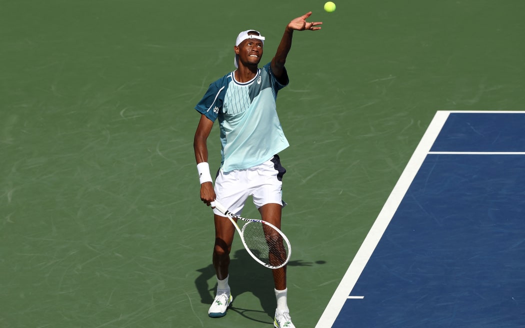 NEW YORK, NEW YORK - AUGUST 30: Christopher Eubanks of the United States serves against Benjamin Bonzi of France during their Men's Singles Second Round match on Day Three of the 2023 US Open at the USTA Billie Jean King National Tennis Center on August 30, 2023 in the Flushing neighborhood of the Queens borough of New York City.   Matthew Stockman/Getty Images/AFP (Photo by MATTHEW STOCKMAN / GETTY IMAGES NORTH AMERICA / Getty Images via AFP)